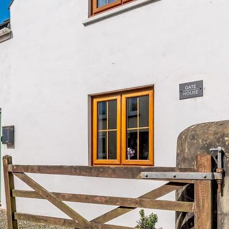 The Gatehouse At Y Gwesty Bach Villa Jordanston Buitenkant foto
